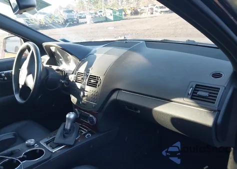 2009 Mercedes-Benz C 300 Luxury 4Matic/Sport 4Matic z USA, uszkodzony, nr VIN WDDGF81X19R084822